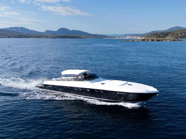 Luxury Yacht rental in Porto Rotondo - Itama Itama Fifty Five