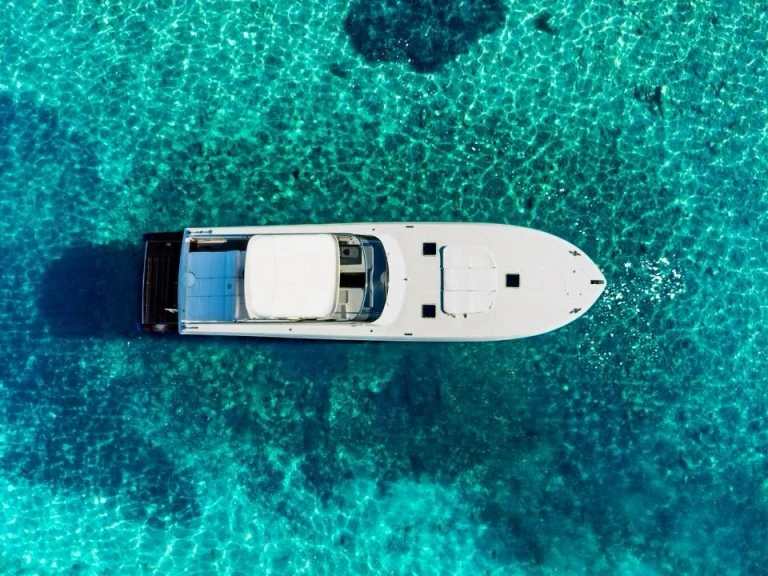 Luxury Yacht rental with or without captain Itama Porto Rotondo