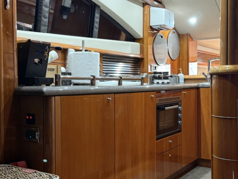 Boat rental Sunseeker Manhattan 74 in Agropoli on Samboat