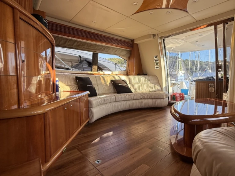 Luxury Yacht rental with or without captain Sunseeker Agropoli