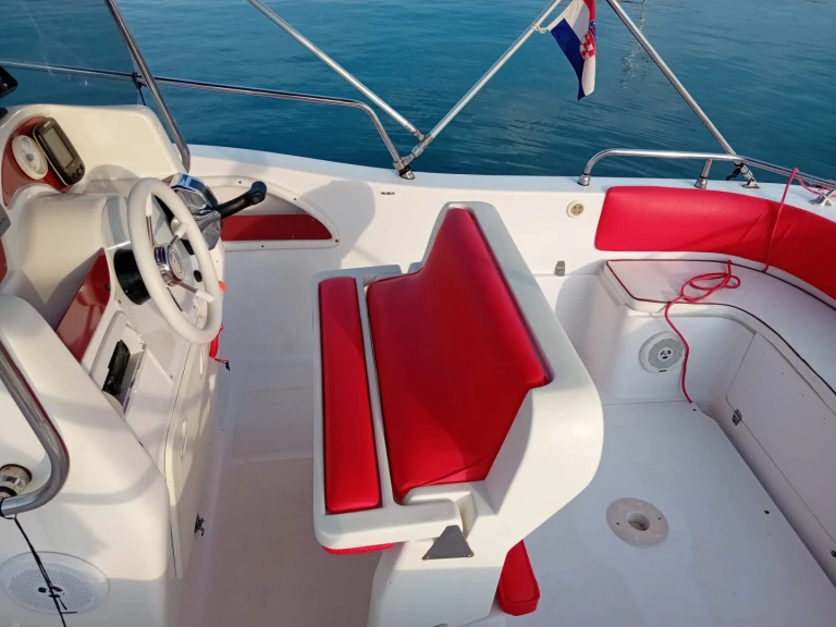 Yacht charter Medulin cheap Blumax 21