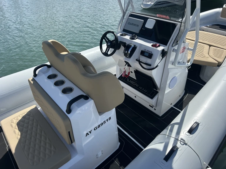 Rent a Highfield Patrol 760 La Trinité-sur-Mer