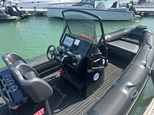 Bareboat Rental RIB Highfield with a boat licence