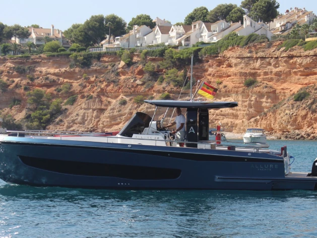 Motorboat rental with or without captain italyure El Toro