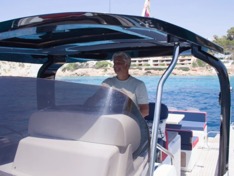 Motorboat for rent El Toro at the best price
