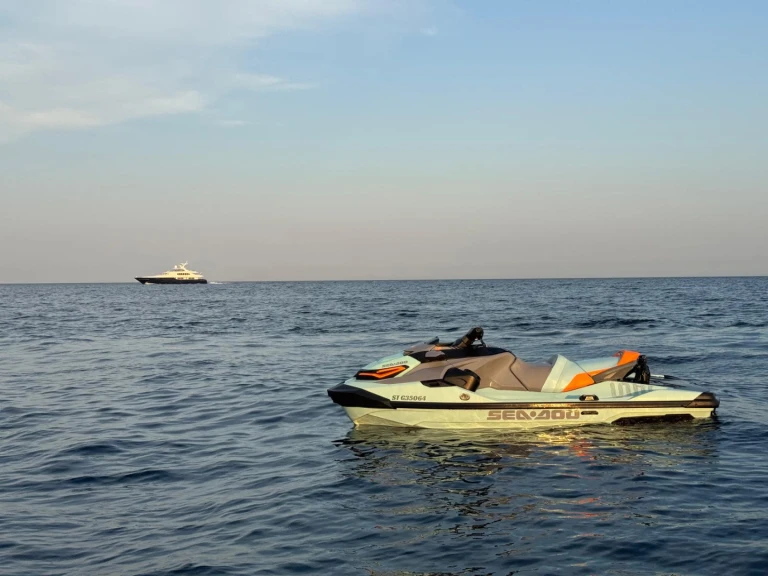 Rent a Sea-Doo Wakepro 230 Saint-Tropez