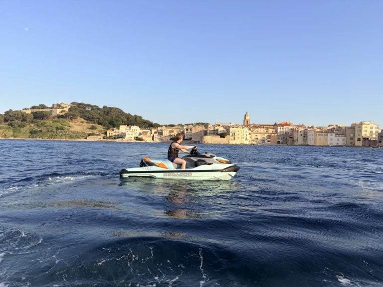 Yacht charter Saint-Tropez cheap Wakepro 230