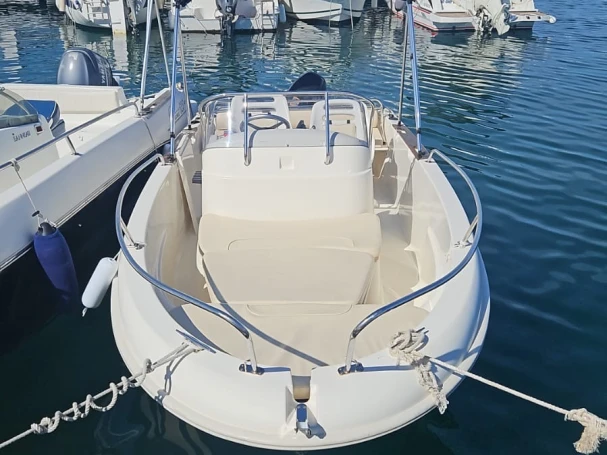 Motorboat for rent Mandelieu-la-Napoule at the best price