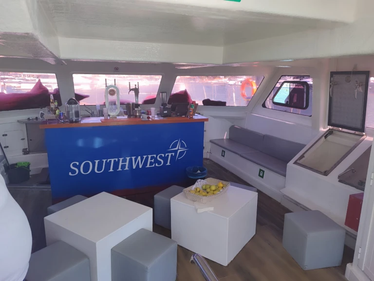 Yacht charter Marina de Lagos cheap Custom