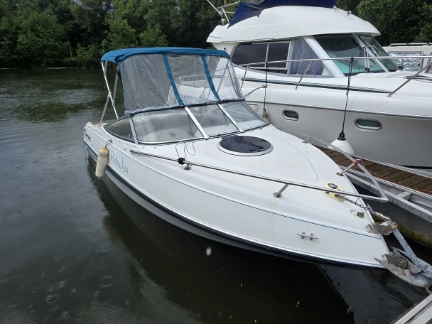 Yacht charter Armentières cheap Sundowner 195