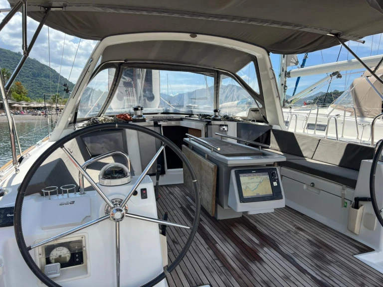Yacht charter Adaköy cheap Oceanis 45