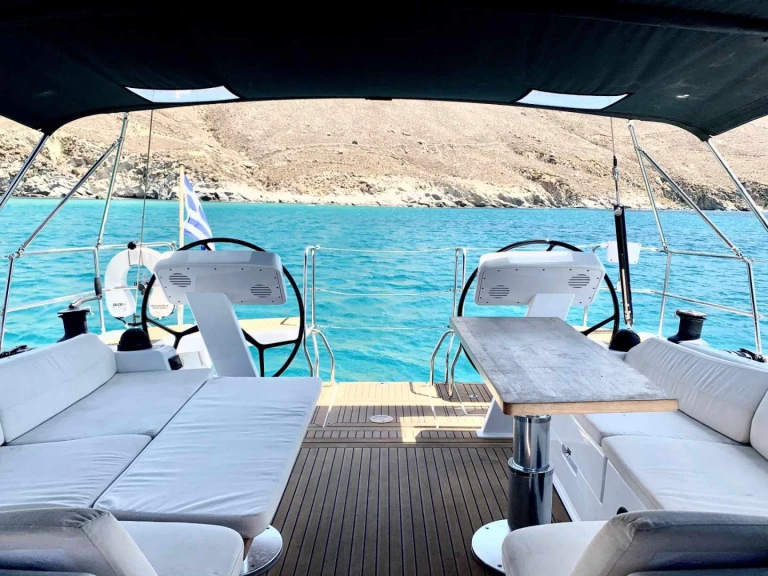 Rent a Hanse Hanse 508 Nikiána