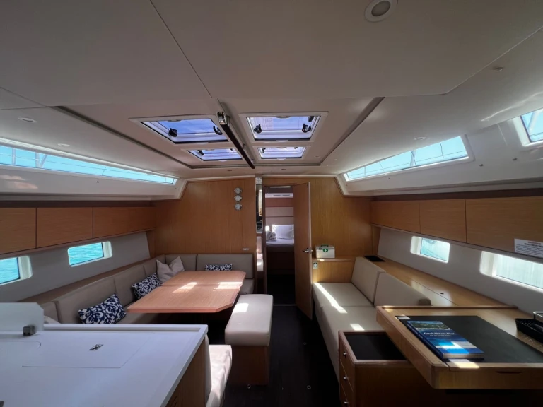 Yacht charter Alimos cheap Bavaria C50 Style