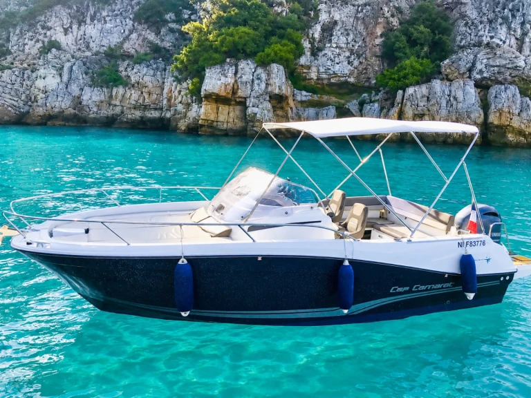 Bareboat Rental Motorboat Pacific Craft with a boat licence