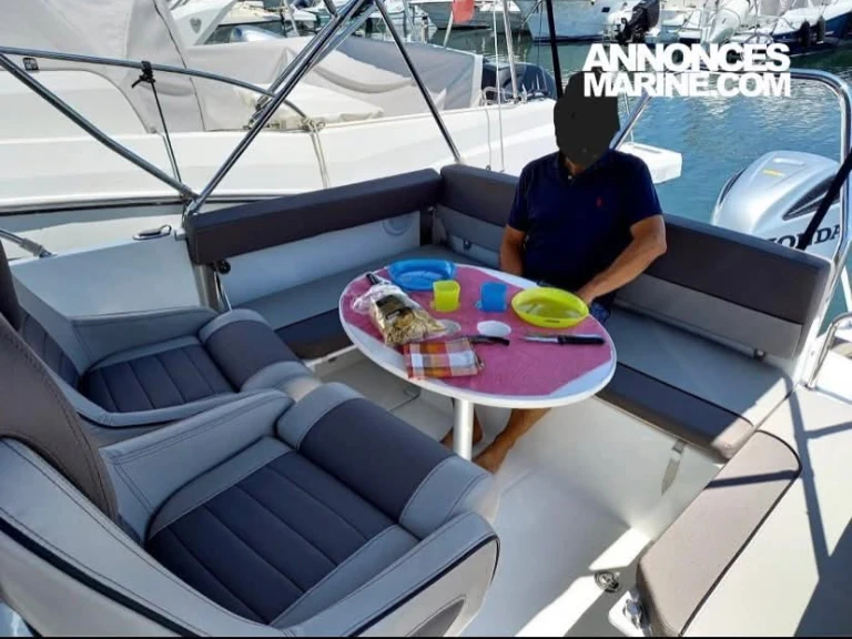 Motorboat rental with or without captain Pacific Craft Gapeau