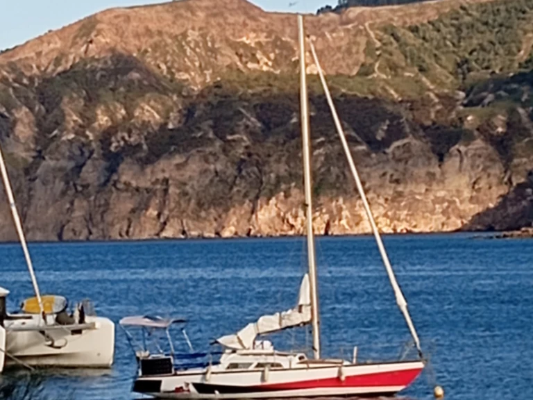 Bareboat Rental Sailboat Quere with a boat licence