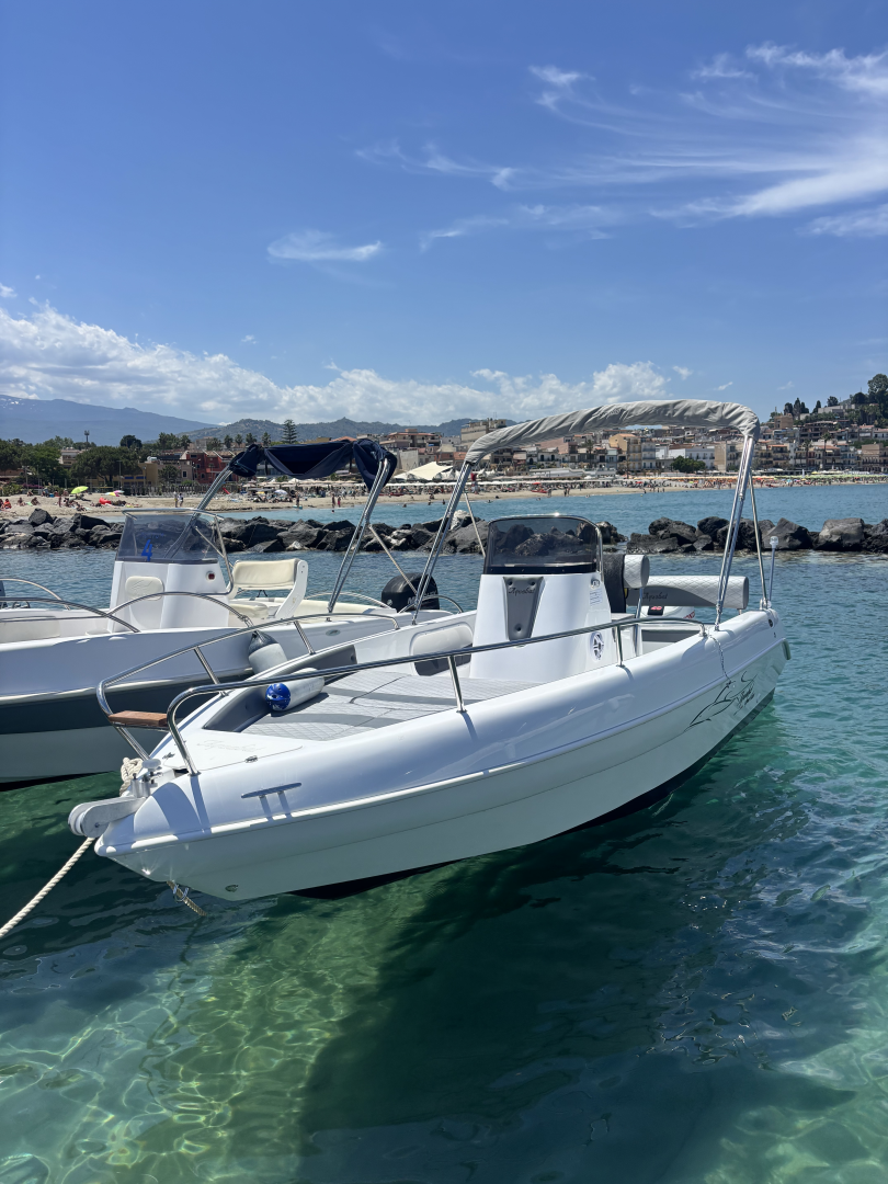 Motorboat rental in Giardini-Naxos - Aquabat Sport Line 19