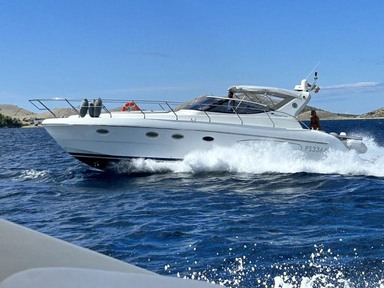 Motorboat for rent Aprilia Marittima at the best price