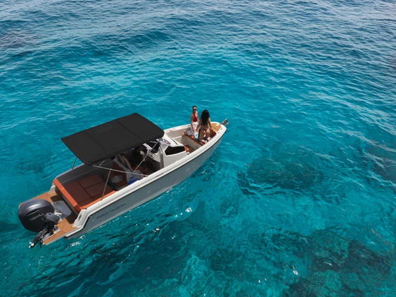 Motorboat rental in Zakynthos - Protagon Space 25