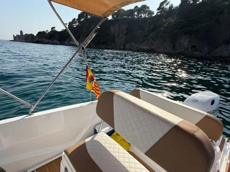 Motorboat for rent Blanes at the best price