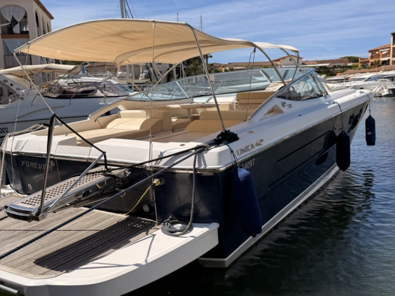 Bareboat Rental Motorboat Ulisse 2000 Napoli with a boat licence