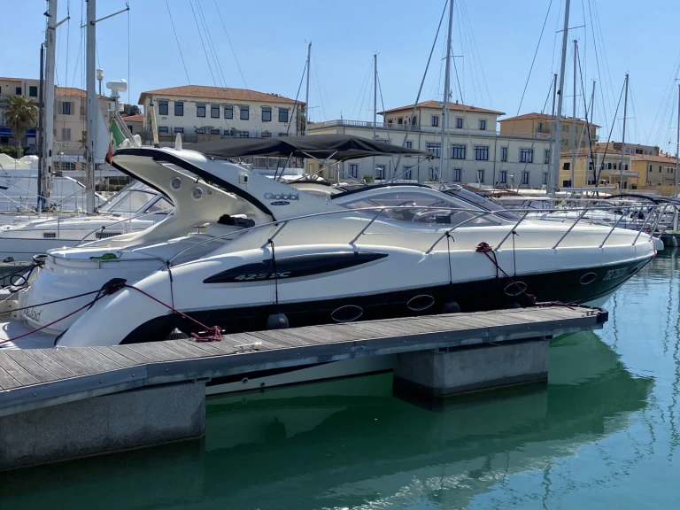 Motorboat for rent San Vincenzo at the best price
