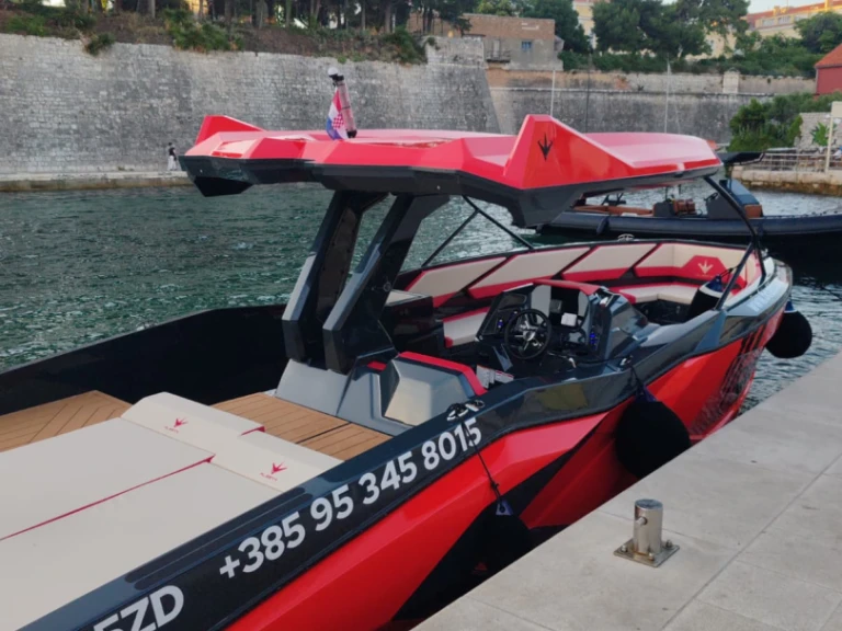 Motorboat rental in Zadar - Alesta Raptor