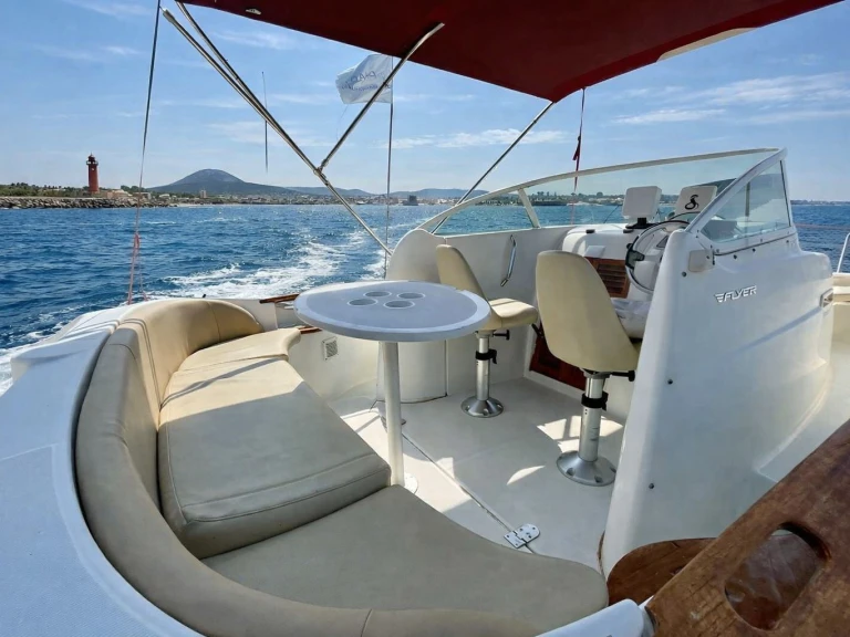 Motorboat for rent Le Cap d'Agde at the best price