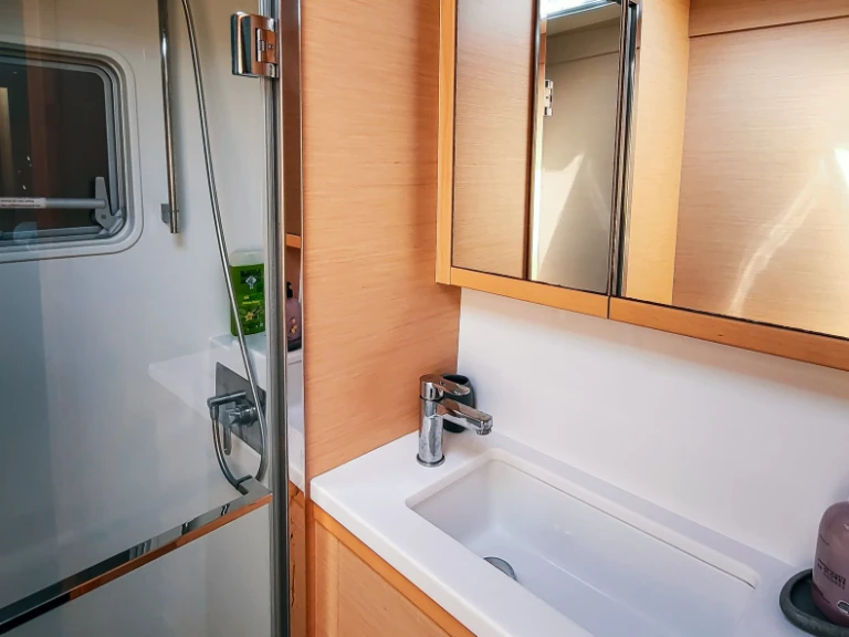 Catamaran rental in Lávrio - Lagoon Lagoon 52 F