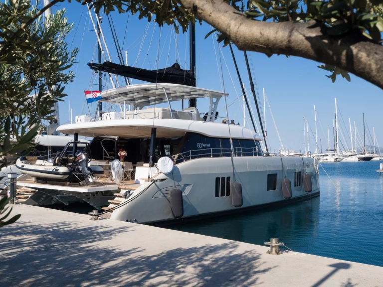 Catamaran for rent Kaštel Gomilica at the best price