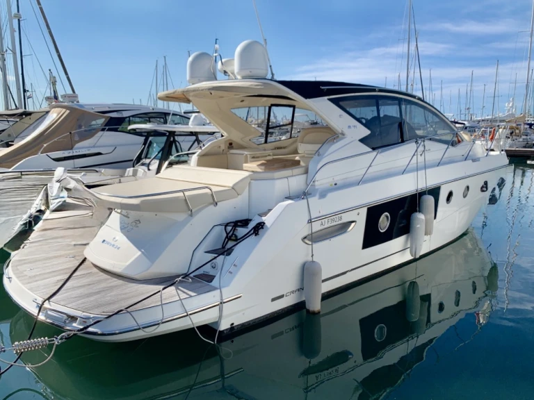 Luxury Yacht for rent Antibes at the best price