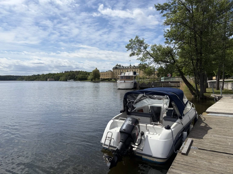 Bareboat Rental Motorboat Askeladden with a boat licence