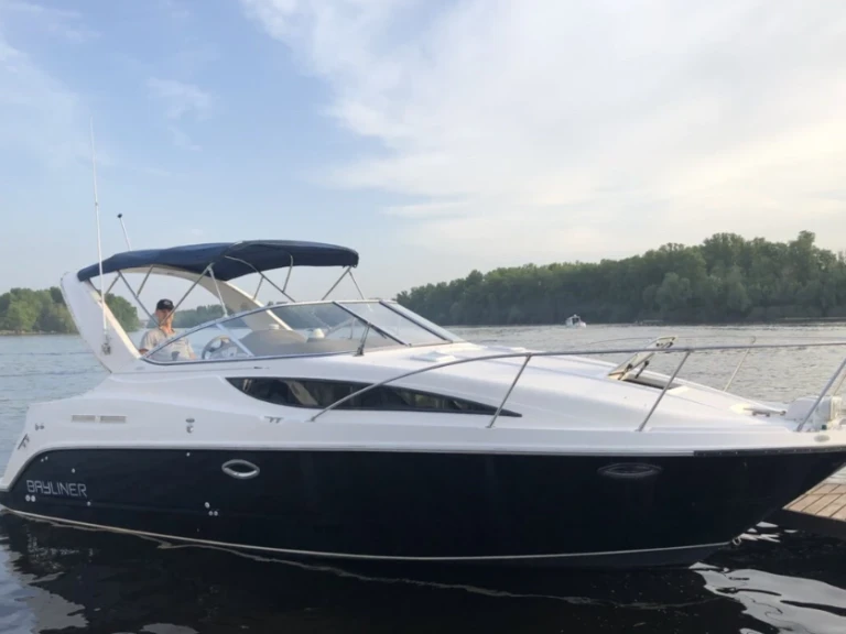 Rent a Bayliner Bayliner 285 Cruiser Nice