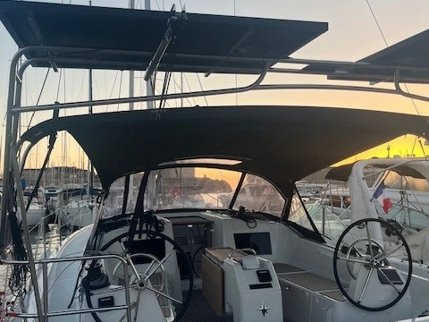 Rent a Jeanneau Sun Odyssey 410 Marseille