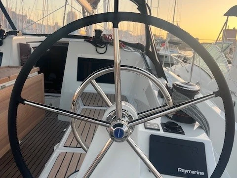 Sailboat rental in Marseille - Jeanneau Sun Odyssey 410