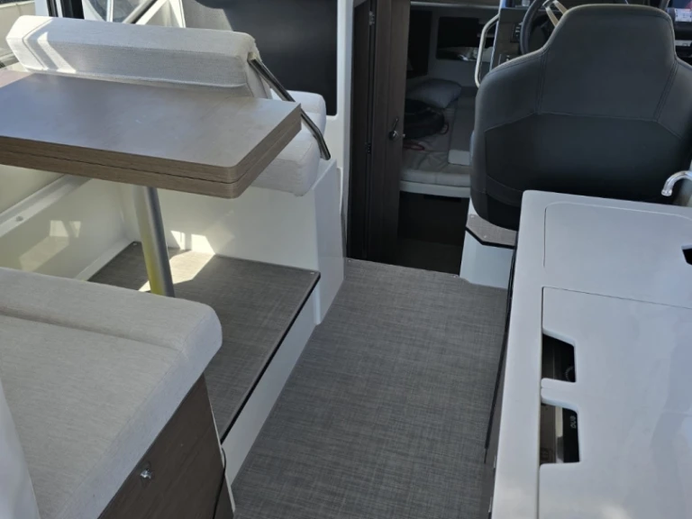 Yacht charter Blace cheap Merry Fisher 895 S2 