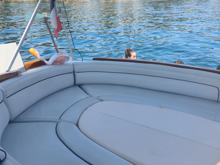 Bareboat Rental Motorboat Jeanneau with a boat licence
