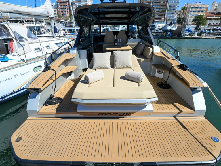 Motorboat for rent Ibiza Town at the best price
