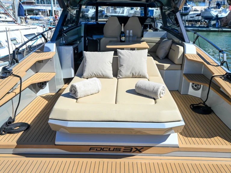 Focus 3X in Ibiza Town on SamBoat