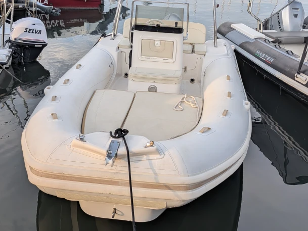 Yacht charter Porto-Vecchio cheap DR 520