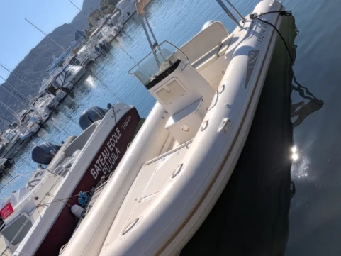 Bareboat Rental RIB Valiant with a boat licence