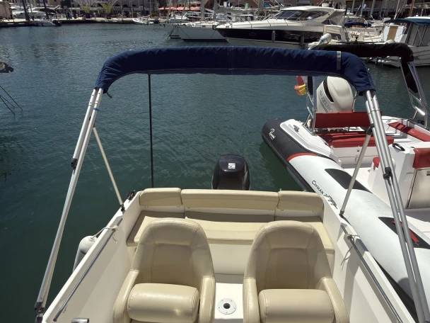Bareboat Rental Motorboat Jeanneau with a boat licence