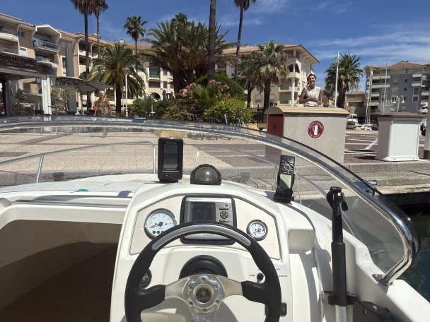Jeanneau Cap Camarat 5.5 WA in Port Fréjus on SamBoat