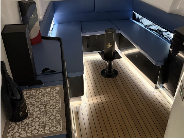 Motorboat for rent Cagliari at the best price