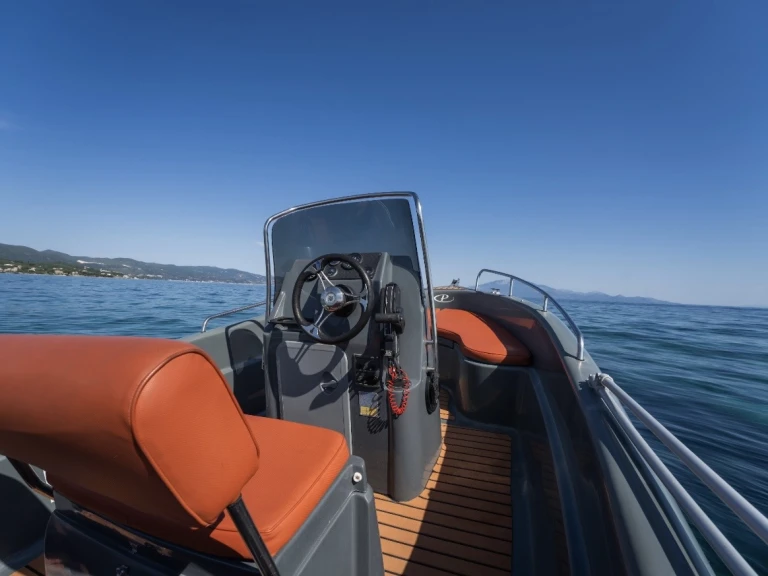 Yacht charter World cheap Blu Water 170