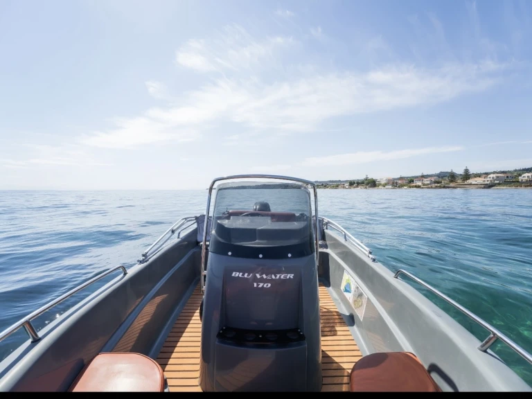 Motorboat rental with or without captain Poseidon World