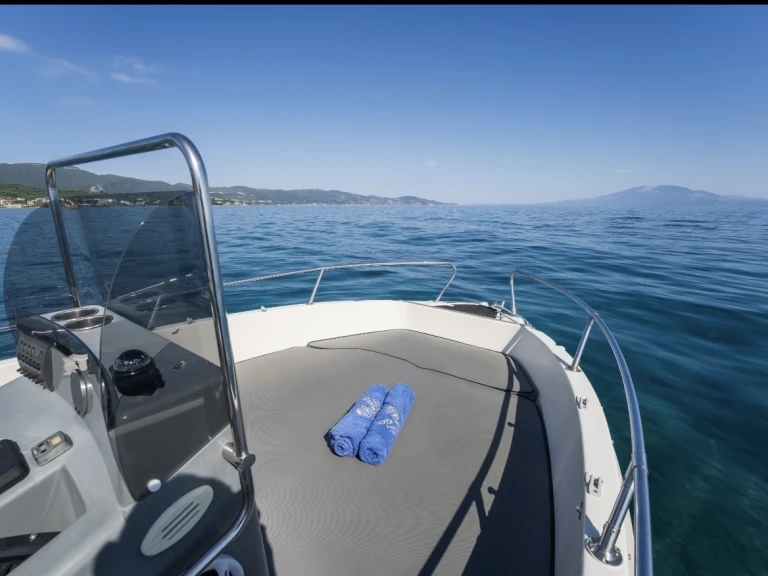 Motorboat rental in Zakynthos - Nireus Nireus Ω53 Elegance 