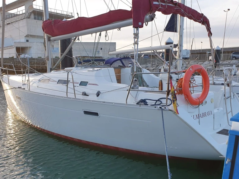 Sailboat rental with or without captain Bénéteau Cádiz