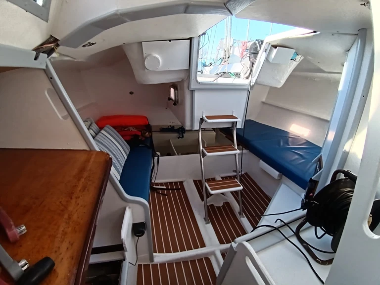 Boat rental Jeanneau Selection 37 in Lorient on Samboat