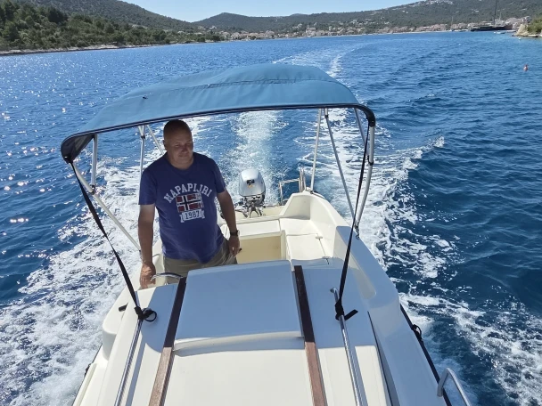 Adria 500 in Vinišće on SamBoat